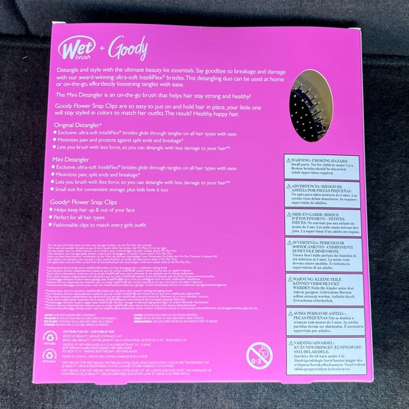 Girls 2 Brushes and Hair Clips - Picture 2 of 3